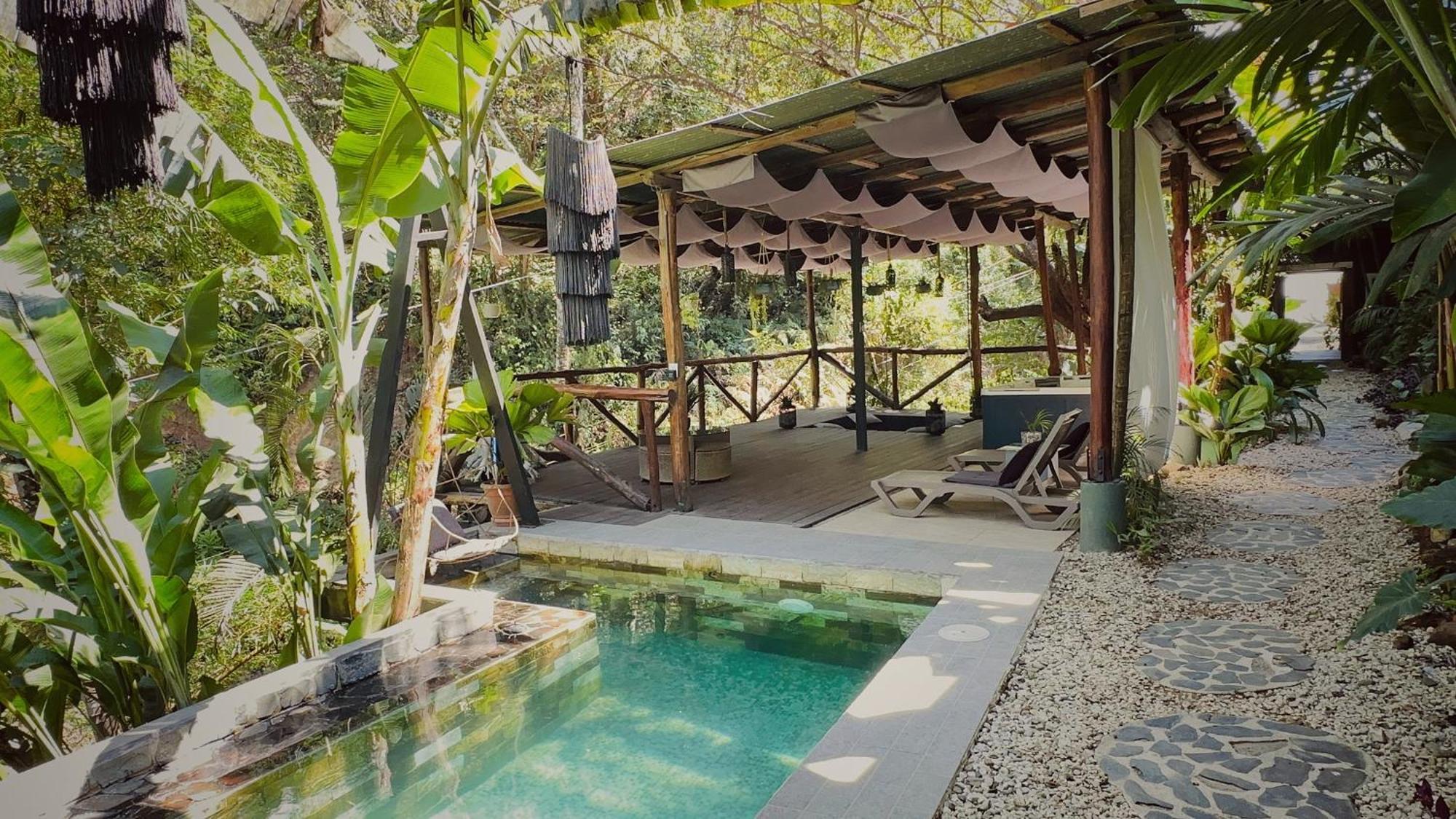 Canaima Chill House Hotel