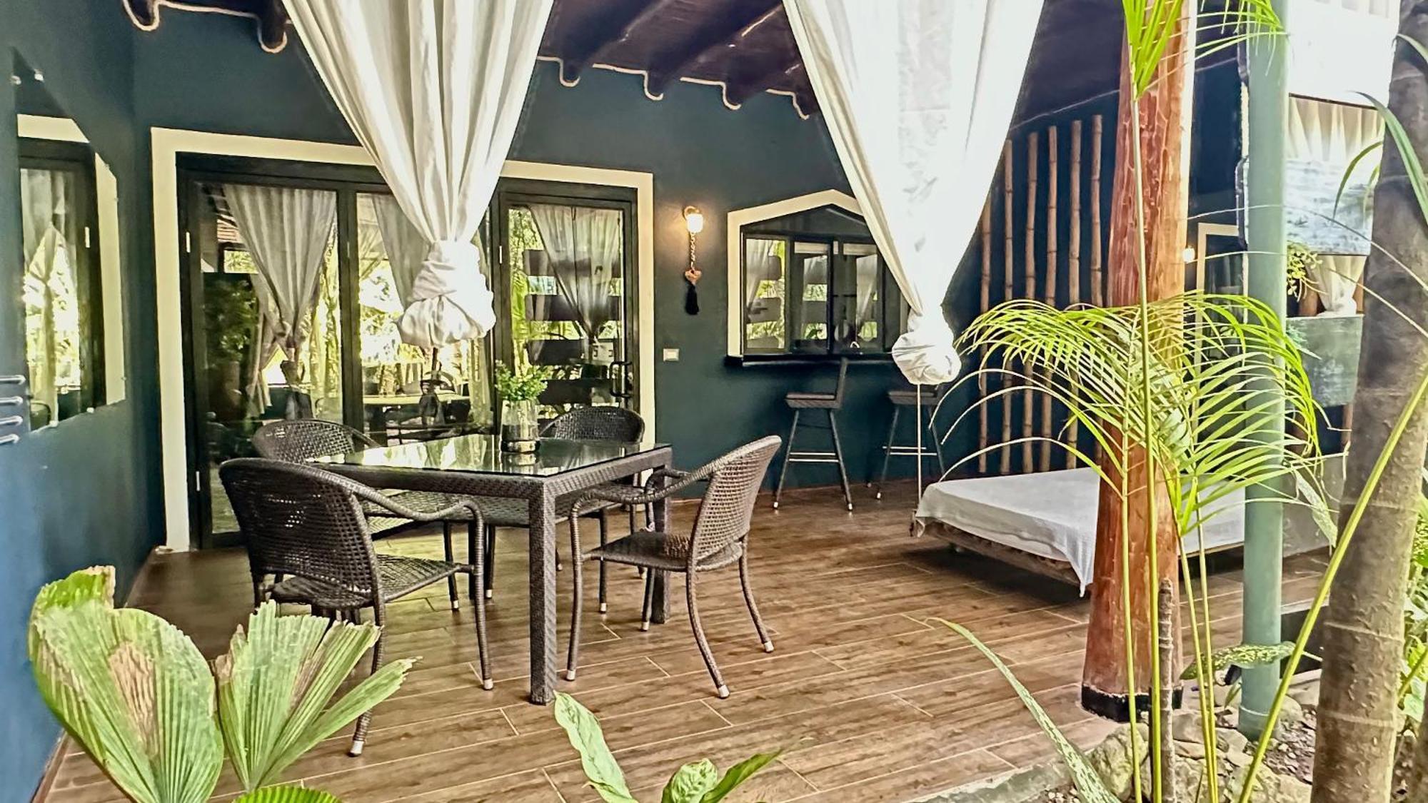 Canaima Chill House Hotel