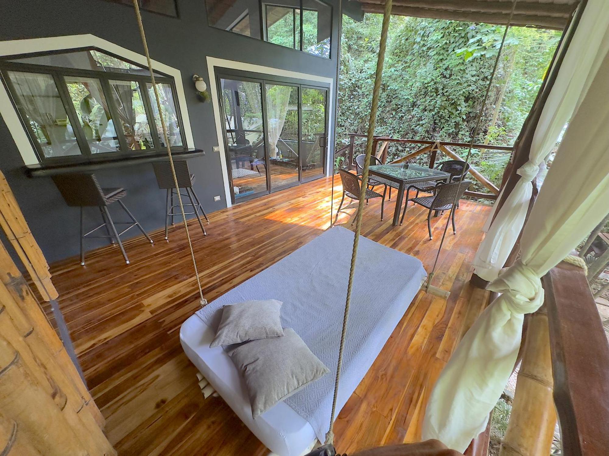 Canaima Chill House Hotel