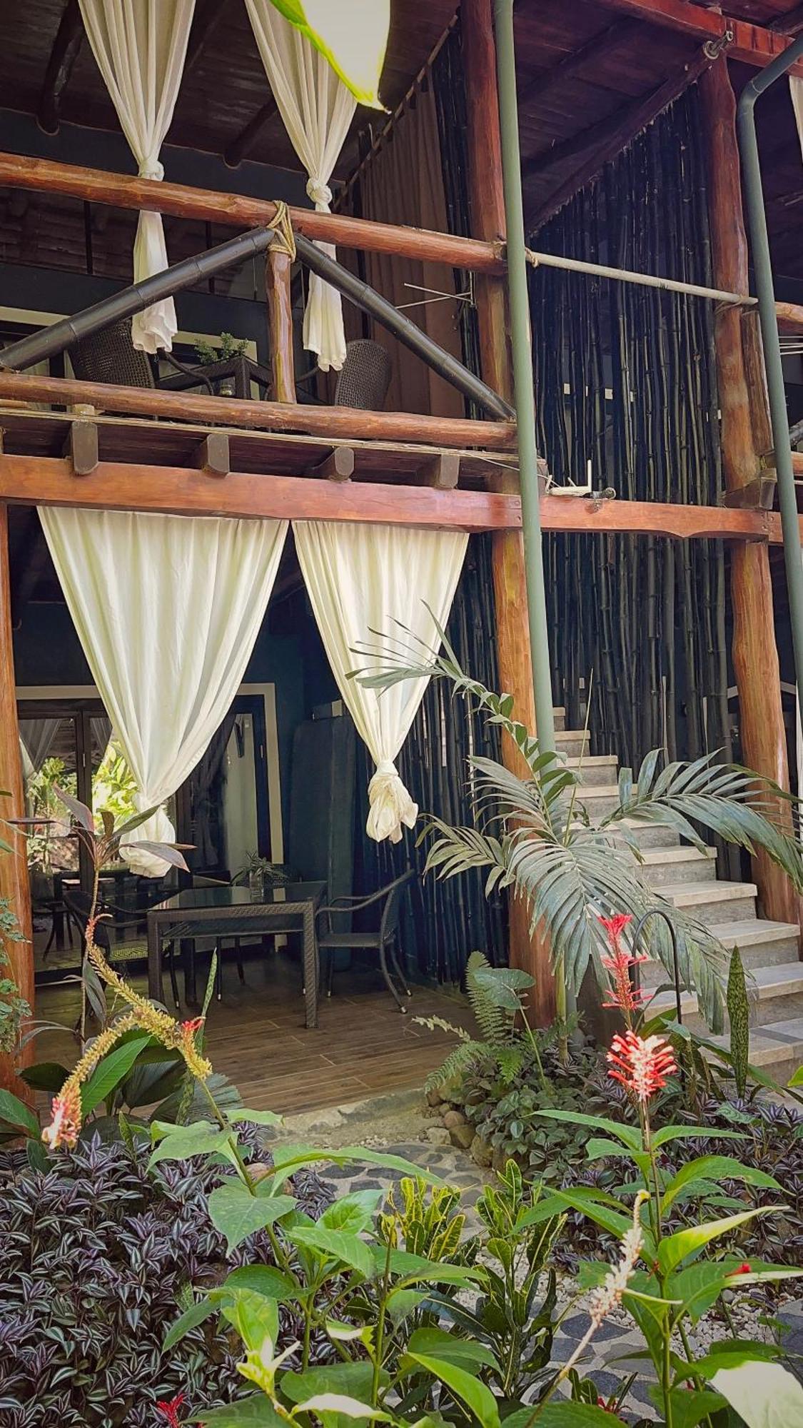 Canaima Chill House Hotel