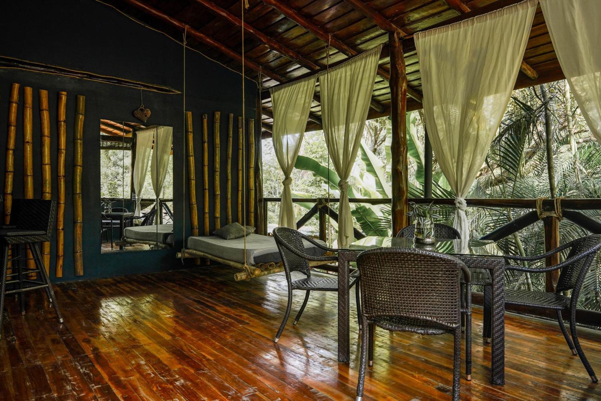 Hotel Canaima Chill House