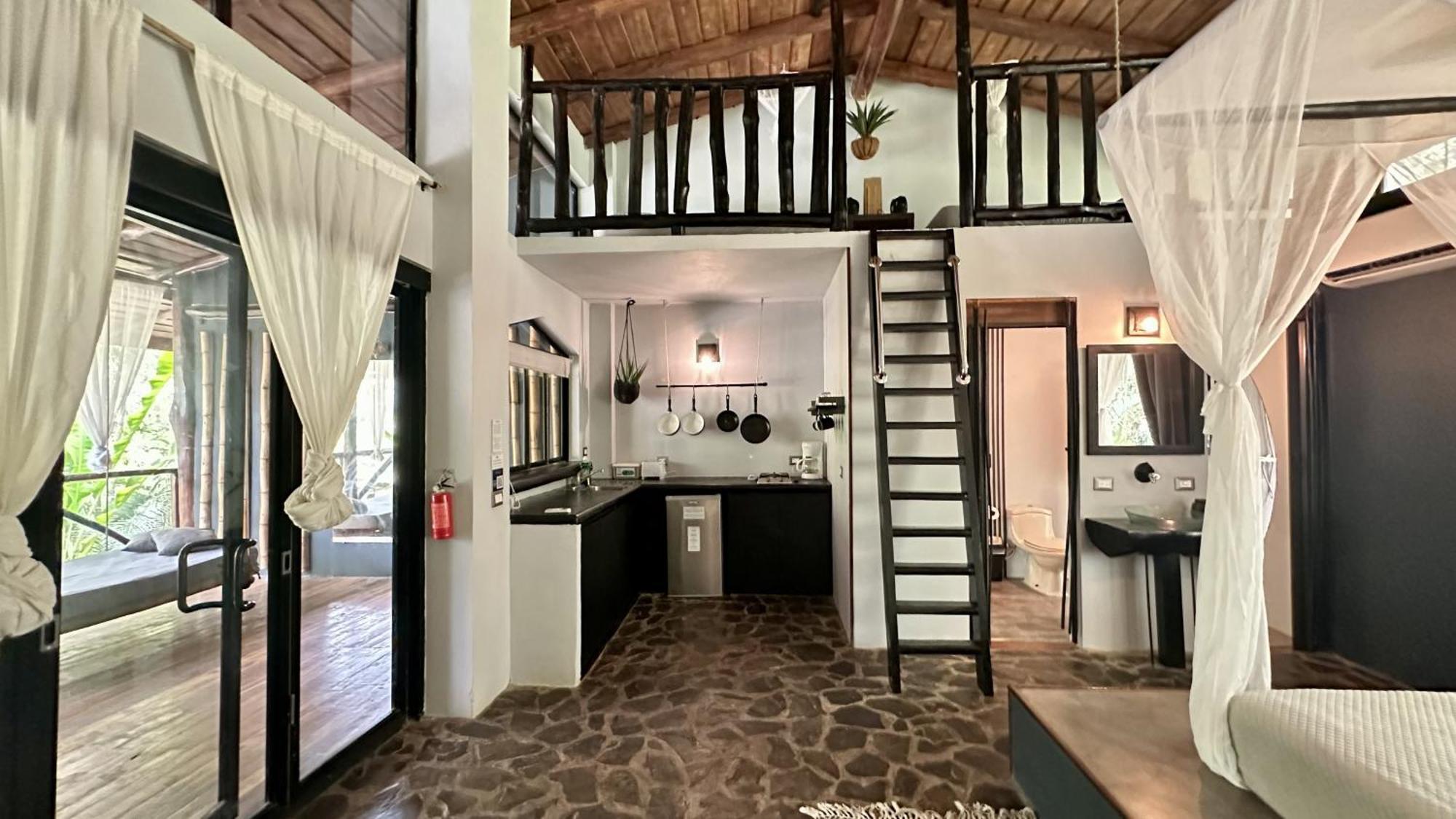 Canaima Chill House