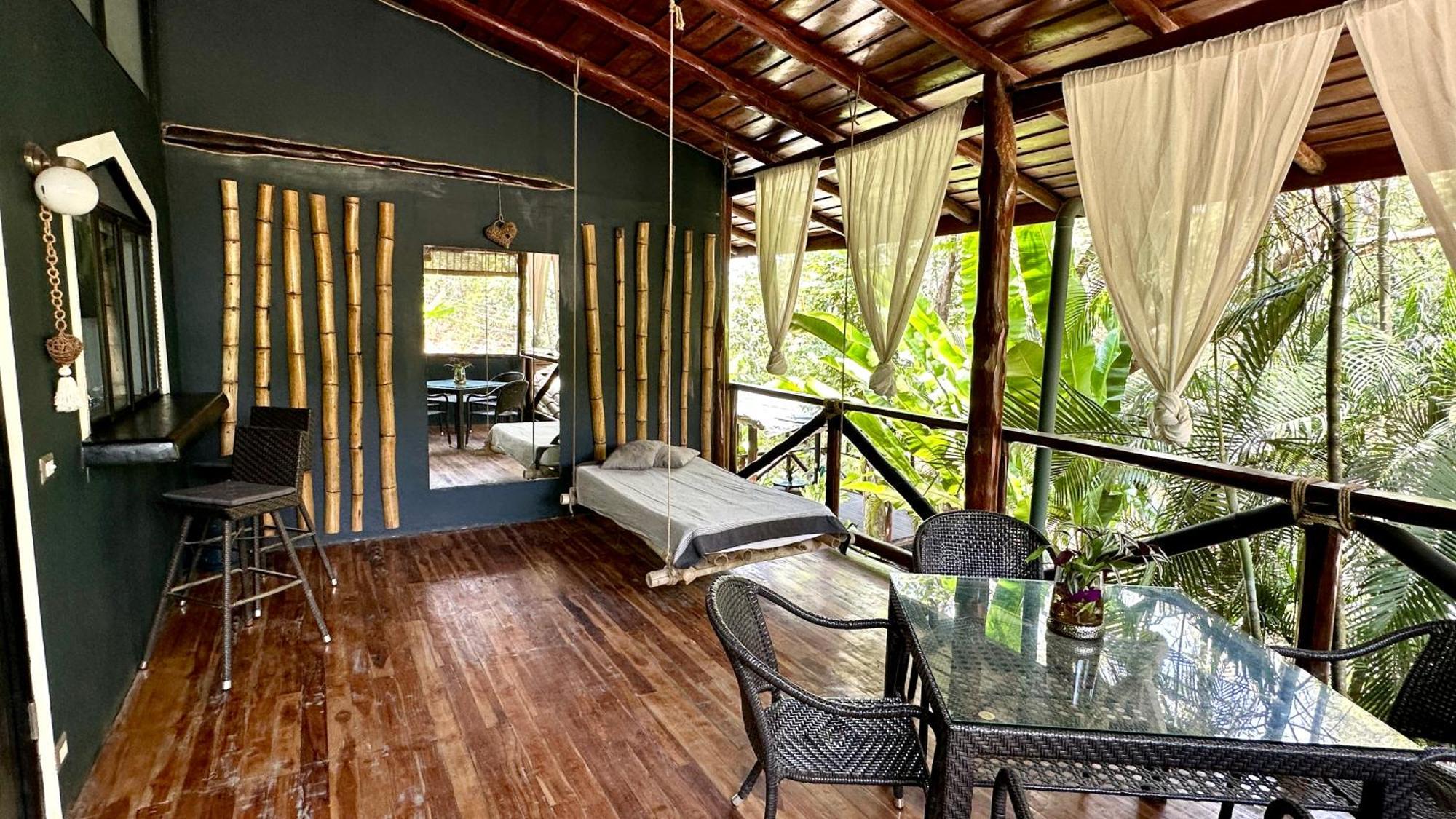Hotel Canaima Chill House 2*